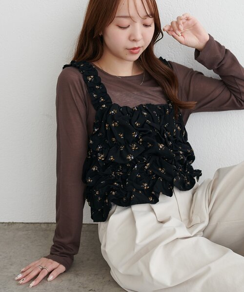 DISCOAT(ディスコート)の「【WEB限定】花柄シャーリングビスチェ(キャミソール・レディース・ブラウン/ブラック・FREE)」の7枚目の写真