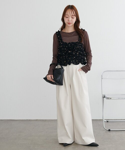 DISCOAT(ディスコート)の「【WEB限定】花柄シャーリングビスチェ(キャミソール・レディース・ブラウン/ブラック・FREE)」の9枚目の写真