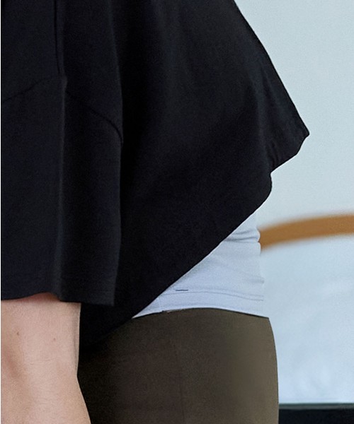 DEVIWEAR(デヴィウェア)の「LOOXP シャーリングクロップド DEVI-T0159-ブラック(Tシャツ/カットソー・レディース・ブラック・FREE)」の5枚目の写真