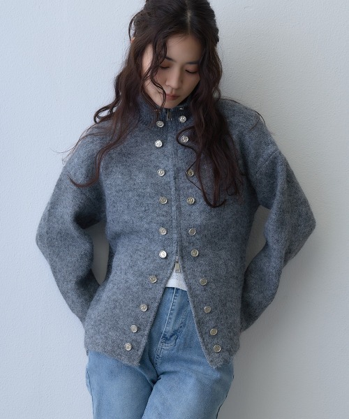 Clum（クルム）の「double button high neck knit jacket / ダブルボタンハイネックニットジャケット（ニット/セーター・レディース・ダークグレー・FREE）」の7枚目の写真