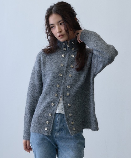 Clum（クルム）の「double button high neck knit jacket / ダブルボタンハイネックニットジャケット（ニット/セーター・レディース・ダークグレー・FREE）」の10枚目の写真