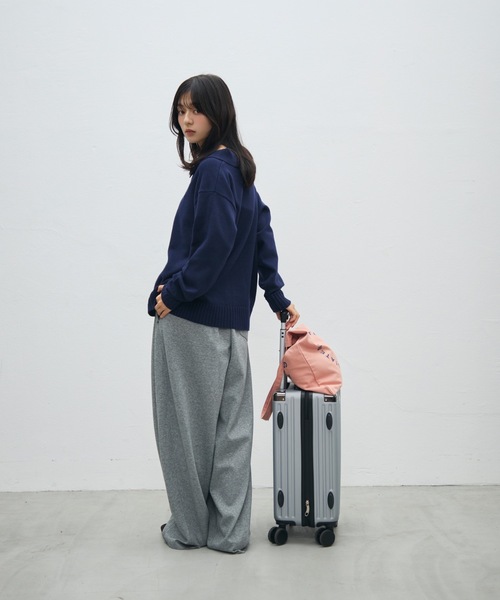 UNDERSTATEMENTs(アンダーステイトメント)の「【ユニセックス】ワンポイント刺繍ニットシャツ/ニットカーディガン(ニット/セーター・メンズ・ネイビー/ライトグレー/ブラック・MEDIUM/LARGE)」の4枚目の写真