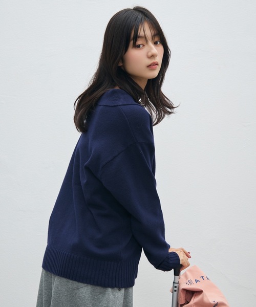 UNDERSTATEMENTs(アンダーステイトメント)の「【ユニセックス】ワンポイント刺繍ニットシャツ/ニットカーディガン(ニット/セーター・メンズ・ネイビー/ライトグレー/ブラック・MEDIUM/LARGE)」の5枚目の写真