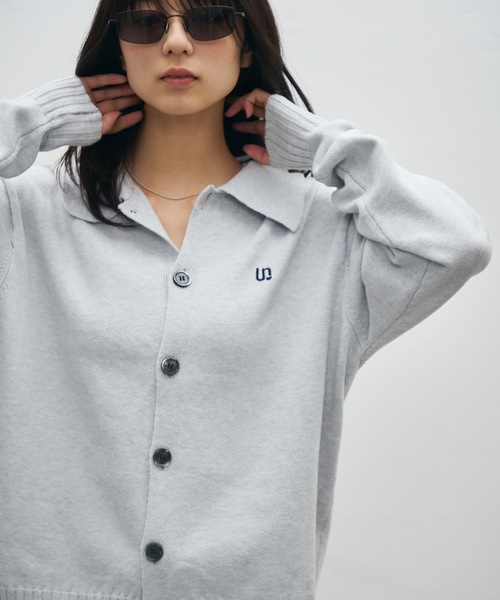 UNDERSTATEMENTs(アンダーステイトメント)の「【ユニセックス】ワンポイント刺繍ニットシャツ/ニットカーディガン(ニット/セーター・メンズ・ネイビー/ライトグレー/ブラック・MEDIUM/LARGE)」の19枚目の写真
