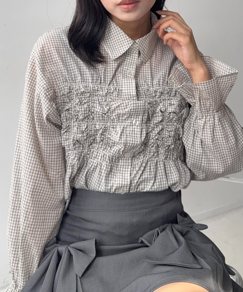AS KNOW AS plus(アズノゥアズプラス)の「☆くしゅくしゅシャーリングデザインブラウス(シャツ/ブラウス・レディース・サックスブルー系/アイボリー系/ブラック系・FREE)」の3枚目の写真