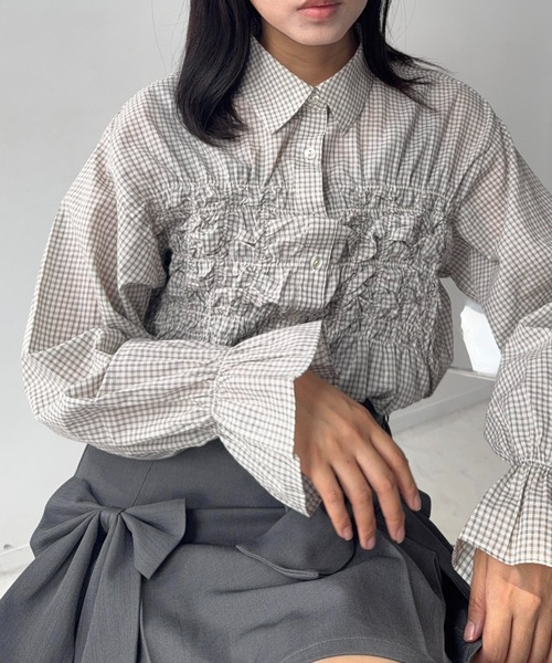 AS KNOW AS plus(アズノゥアズプラス)の「☆くしゅくしゅシャーリングデザインブラウス(シャツ/ブラウス・レディース・サックスブルー系/アイボリー系/ブラック系・FREE)」の5枚目の写真