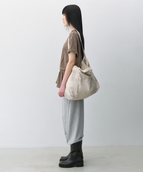 INSILENCE WOMEN(インサイレンスウーマン)の「ヴィンテージグラフィックショルダーバッグ ASH BEIGE(ショルダーバッグ・レディース・その他・FREE)」の5枚目の写真