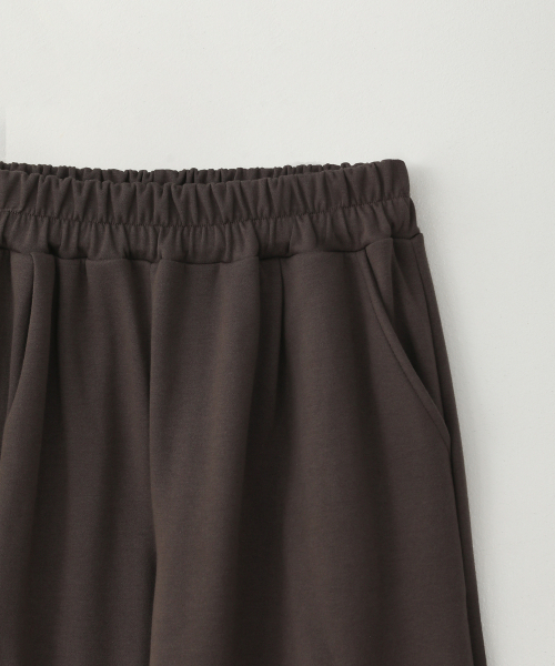 PUFF PUFF DEPT(パフパフ・デプト)の「COMPORT ワンタックワイドスウェットパンツ BROWN(スウェットパンツ・レディース・その他・MEDIUM/LARGE/X-LARGE)」の4枚目の写真