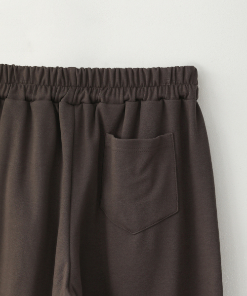 PUFF PUFF DEPT(パフパフ・デプト)の「COMPORT ワンタックワイドスウェットパンツ BROWN(スウェットパンツ・レディース・その他・MEDIUM/LARGE/X-LARGE)」の6枚目の写真