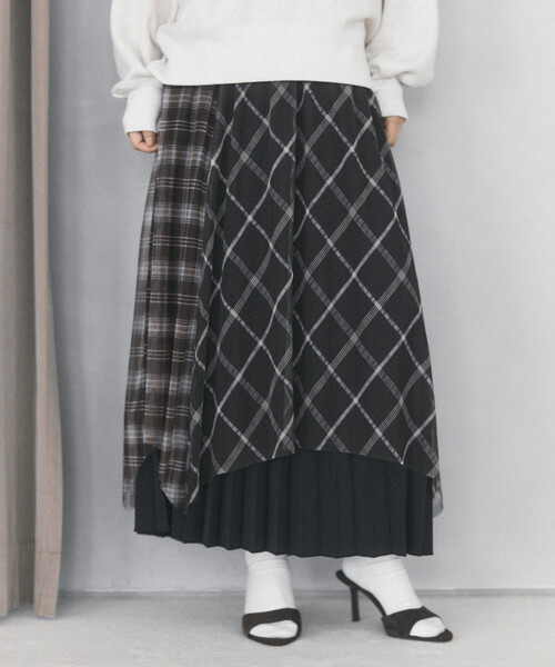 Firsthand(ファーストハンド)の「限定展開 Firsthand/ファーストハンド リバーシブル チェック プリーツスカート(スカート・レディース・ダークブラウン/ブラック・FREE)」の1枚目の写真