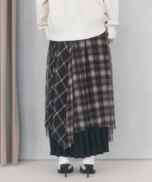 Firsthand(ファーストハンド)の「限定展開 Firsthand/ファーストハンド リバーシブル チェック プリーツスカート(スカート・レディース・ダークブラウン/ブラック・FREE)」の6枚目の写真