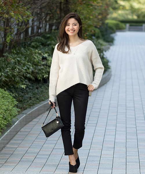 NATURAL BEAUTY BASIC(ナチュラルビューティーベーシック)の「レザーマルチトラベルポシェット(クラッチバッグ・レディース・ブラック/ベージュ系その他/ピンク/ダークベージュ・フリ-)」の20枚目の写真