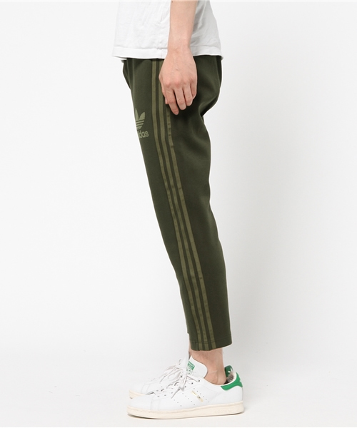 adidas（アディダス）の「【adicolor】オリジナルス パンツ[ADICOLOR 7/8 TRACK PANTS]（その他パンツ・メンズ・ブラック/ブラウン・MEDIUM/XXX-LARGE/LARGE/XX-LARGE/X-SMALL/SMALL/X-LARGE）」の3枚目の写真