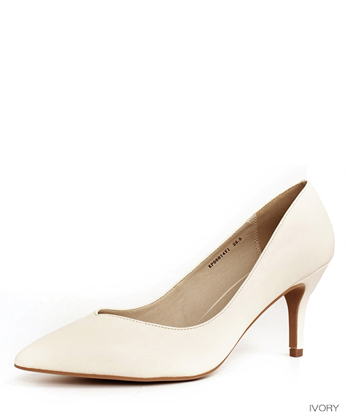 RANDA（ランダ）の「足幅ゆったり3E/Vカットプレーンパンプス（パンプス・レディース・その他/グレー系その他/ブルー/アイボリー/ベージュ/ブラック/ベージュ系その他/レッド/ピンク/ブラック系その他/ライトブルー/ゴールド系その他/プラム/ダークブルー/ブラック系その他7/その他2/ピンク系その他/その他3・24/23.5/22.5/22/24.5/25.5/25/23/21/21.5）」の6枚目の写真