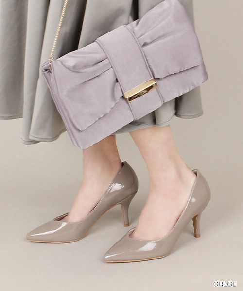 RANDA（ランダ）の「足幅ゆったり3E/Vカットプレーンパンプス（パンプス・レディース・その他/グレー系その他/ブルー/アイボリー/ベージュ/ブラック/ベージュ系その他/レッド/ピンク/ブラック系その他/ライトブルー/ゴールド系その他/プラム/ダークブルー/ブラック系その他7/その他2/ピンク系その他/その他3・24/23.5/22.5/22/24.5/25.5/25/23/21/21.5）」の4枚目の写真