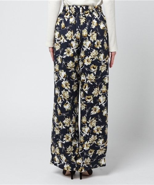 MOUSSY（マウジー）の「FLOWER SATIN PANTS（その他パンツ・レディース・ピンク系その他/ダークネイビー/ブラック系その他・1/2）」の6枚目の写真