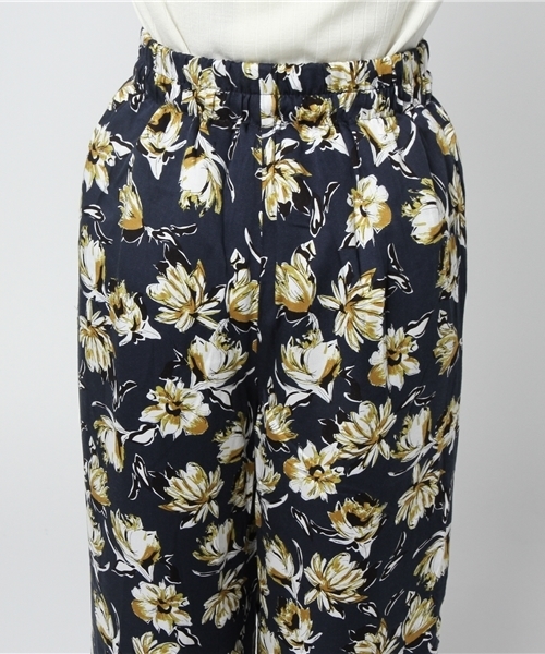 MOUSSY（マウジー）の「FLOWER SATIN PANTS（その他パンツ・レディース・ピンク系その他/ダークネイビー/ブラック系その他・1/2）」の8枚目の写真