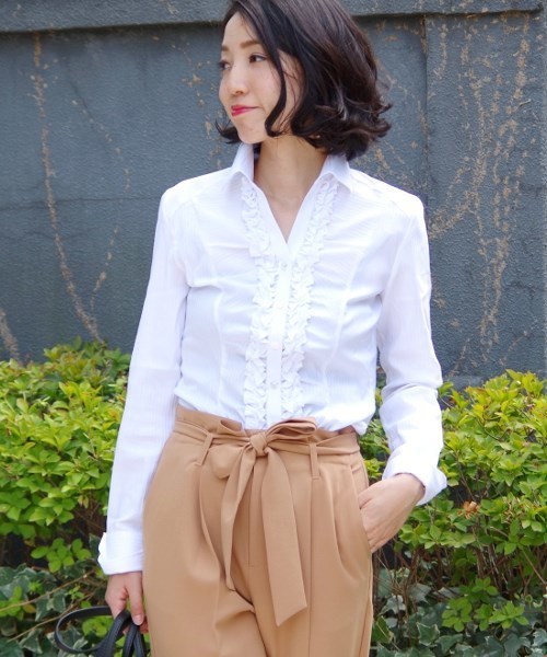 NARACAMICIE(ナラカミーチェ)の「スーパーストレッチ衿ツキフリル長袖シャツ(シャツ/ブラウス・レディース・ホワイト・LARGE/MEDIUM/SMALL)」の10枚目の写真