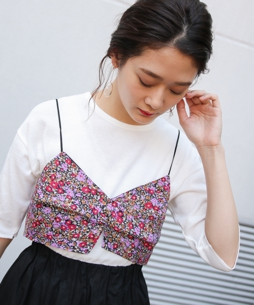PAGEBOY(ページボーイ)の「花柄ビスチェセット(Tシャツ/カットソー・レディース・ベージュ系その他/ホワイト系その他・FREE)」の2枚目の写真