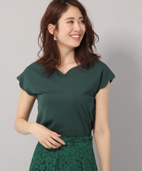 Andemiu(アンデミュウ)の「【ネイビー限定】ハートVネックカットソー795190(Tシャツ/カットソー・レディース・ネイビー/オフホワイト/グリーン/ブラック・FREE)」の1枚目の写真