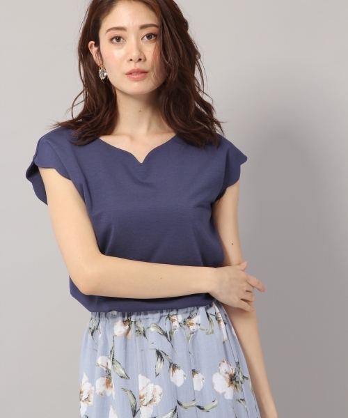 Andemiu(アンデミュウ)の「【ネイビー限定】ハートVネックカットソー795190(Tシャツ/カットソー・レディース・ネイビー/オフホワイト/グリーン/ブラック・FREE)」の12枚目の写真