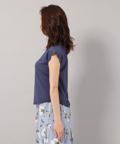 Andemiu(アンデミュウ)の「【ネイビー限定】ハートVネックカットソー795190(Tシャツ/カットソー・レディース・ネイビー/オフホワイト/グリーン/ブラック・FREE)」の9枚目の写真