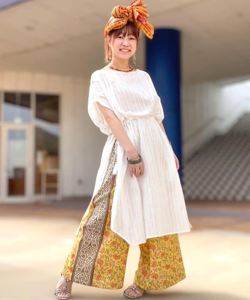 チャイハネ(チャイハネ)の「【チャイハネ】ロングスリット ビッグシルエットワンピース(ワンピース・レディース・ホワイト/ブラック/オレンジ/グリーン/イエロー/ブルー/レッド/パープル/ベージュ/カーキ/ライトブルー/レッド系その他/グリーン系その他/レンガ・FREE)」の2枚目の写真