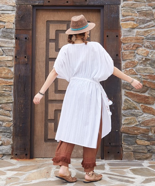 チャイハネ(チャイハネ)の「【チャイハネ】ロングスリット ビッグシルエットワンピース(ワンピース・レディース・ホワイト/ブラック/オレンジ/グリーン/イエロー/ブルー/レッド/パープル/ベージュ/カーキ/ライトブルー/レッド系その他/グリーン系その他/レンガ・FREE)」の17枚目の写真