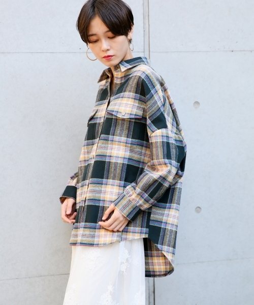 LOWRYS FARM（ローリーズファーム）の「ＢＩＧチェックシャツ　804840（シャツ/ブラウス・レディース・ブラウン/ネイビー/レッド・FREE）」の2枚目の写真