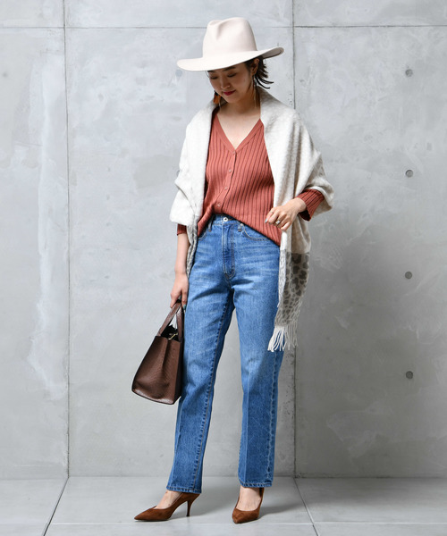 DouDou(ドゥドゥ)の「ヒョウ柄JQストール(ストール/ショール・レディース・ベージュ/グレー/アイボリー・FREE)」の8枚目の写真