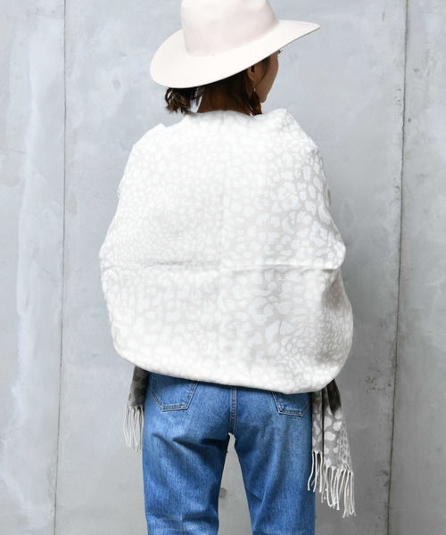 DouDou(ドゥドゥ)の「ヒョウ柄JQストール(ストール/ショール・レディース・ベージュ/グレー/アイボリー・FREE)」の11枚目の写真