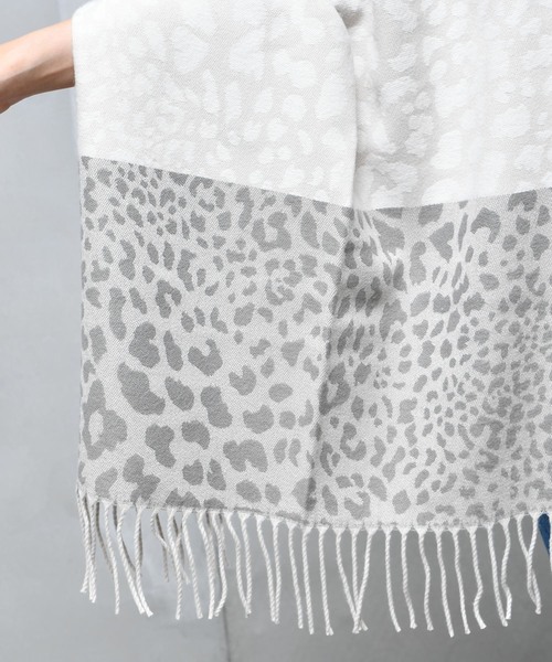 DouDou(ドゥドゥ)の「ヒョウ柄JQストール(ストール/ショール・レディース・ベージュ/グレー/アイボリー・FREE)」の13枚目の写真