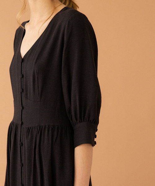 UNITED TOKYO（ユナイテッドトウキョウ）の「フレアーロングワンピース（ワンピース・レディース・ブラック/ラベンダー・1/2）」の12枚目の写真