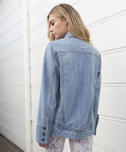 ALEXIA STAM(アリシアスタン)の「Triple Button Cuffs Denim Jacket/デニムジャケット(デニムジャケット・レディース・ライトブルー/ブルー・FREE)」の4枚目の写真