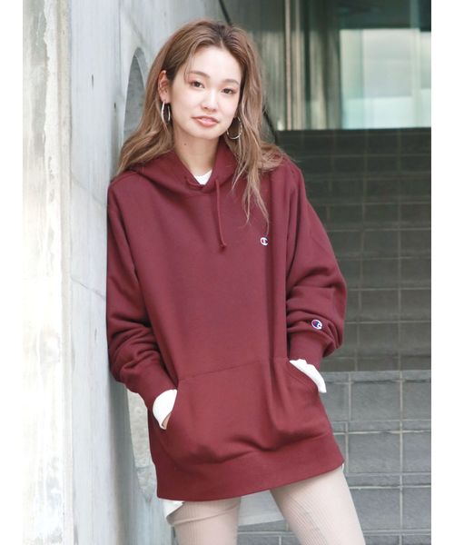 Champion(チャンピオン)の「Champion フード刺繍ビッグスウェット(スウェット・レディース・ブラック/オフホワイト/ボルドー・FREE)」の3枚目の写真
