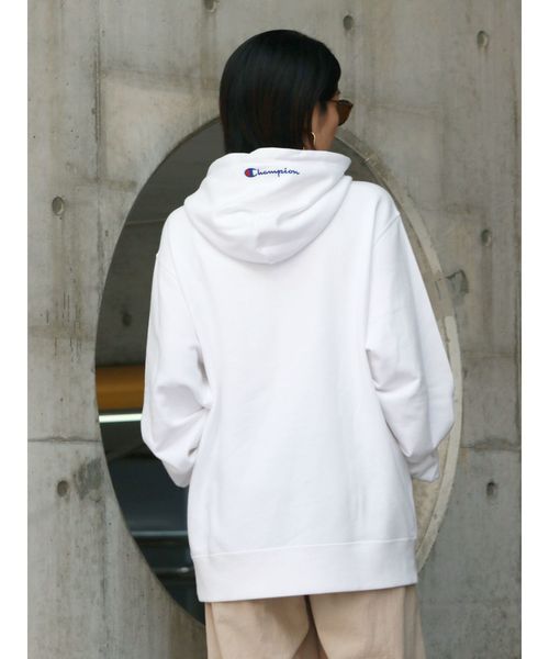 Champion(チャンピオン)の「Champion フード刺繍ビッグスウェット(スウェット・レディース・ブラック/オフホワイト/ボルドー・FREE)」の22枚目の写真