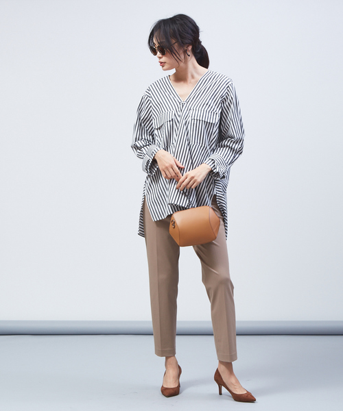 qualite(カリテ)の「Vネックフラップポケットシャツ(シャツ/ブラウス・レディース・その他/ベージュ・38)」の16枚目の写真