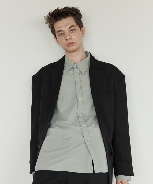 ADD SEOUL（エーディーディーソウル）の「『ADD SEOUL』DIAGONAL PLACKET SHIRT / ディアゴナル ボタン プラケット レギュラー シャツ（シャツ/ブラウス・メンズ・グレー/カーキ・1/2）」の2枚目の写真