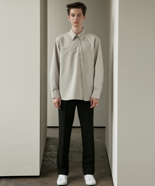 ADD SEOUL（エーディーディーソウル）の「『ADD SEOUL』DIAGONAL PLACKET SHIRT / ディアゴナル ボタン プラケット レギュラー シャツ（シャツ/ブラウス・メンズ・グレー/カーキ・1/2）」の3枚目の写真