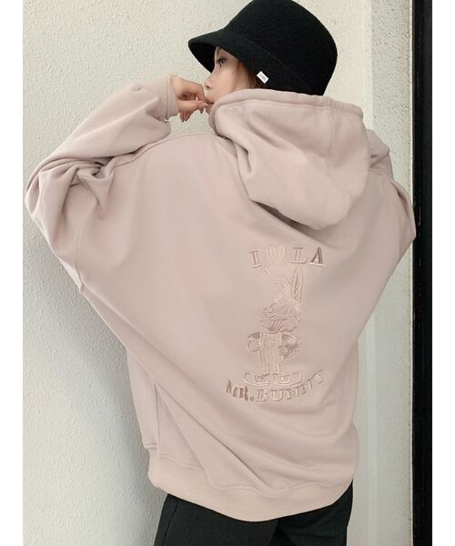 GYDA（ジェイダ）の「IL LA BUNNY BIGパーカー（パーカー・レディース・ブラック/ベージュ/ピンク・FREE）」の3枚目の写真