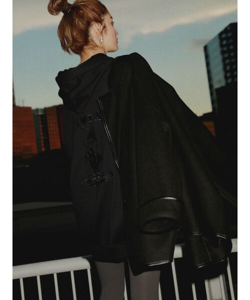 GYDA（ジェイダ）の「IL LA BUNNY BIGパーカー（パーカー・レディース・ブラック/ベージュ/ピンク・FREE）」の2枚目の写真