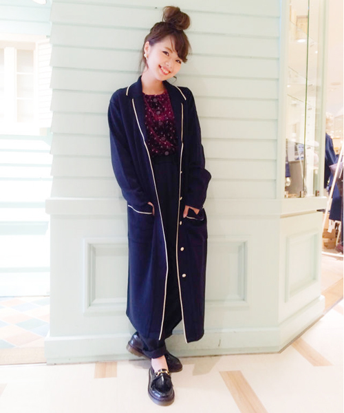 Kastane（カスタネ）の「【Kastane】パイピングニットガウン（カーディガン/ボレロ・レディース・アイボリー/ネイビー/キャメル・FREE）」の2枚目の写真