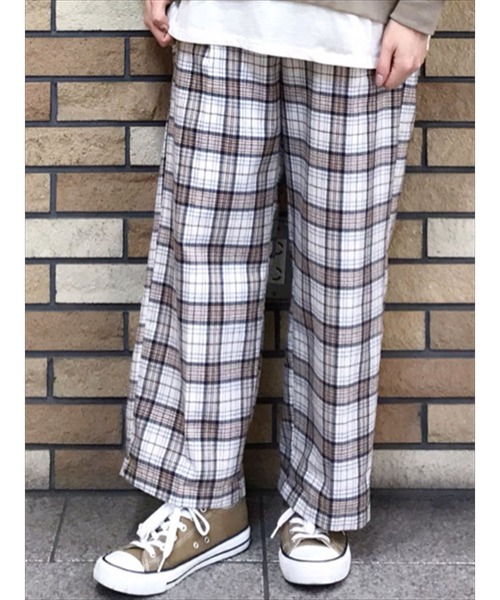 Samansa Mos2（サマンサ モスモス）の「センタープレスパンツ（その他パンツ・レディース・ベージュ/ブラック/ミント/キナリ・ﾌﾘ-）」の3枚目の写真