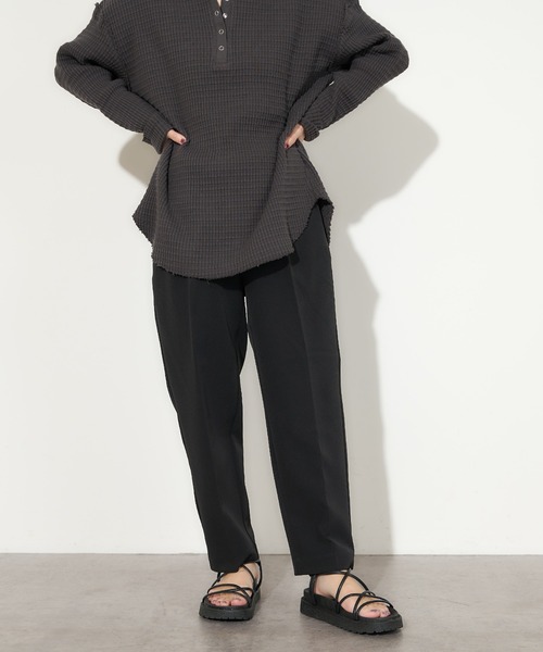 natural couture(ナチュラルクチュール)の「ウォッシャブル美シルエットパンツ XSサイズ(その他パンツ・レディース・ブラック/パープル/オフホワイト/イエロー/ミント・X-SMALL)」の3枚目の写真