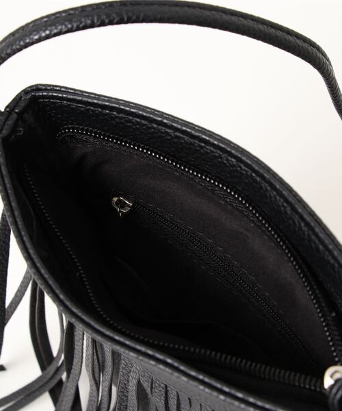 ALTROSE（アルトローズ）の「フリンジショルダーバッグ[ナイア]（ショルダーバッグ・レディース・ブラック/ベージュ/ブラウン/アイボリー・FREE）」の22枚目の写真