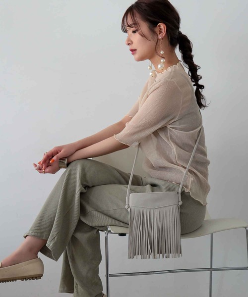 ALTROSE（アルトローズ）の「フリンジショルダーバッグ[ナイア]（ショルダーバッグ・レディース・ブラック/ベージュ/ブラウン/アイボリー・FREE）」の12枚目の写真