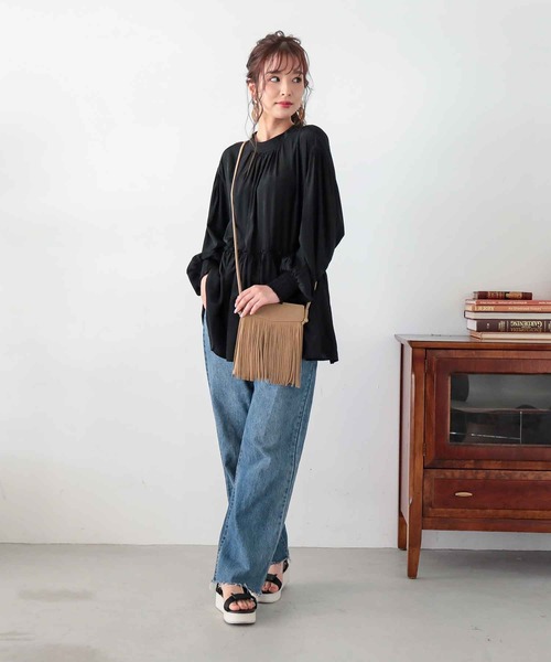 ALTROSE（アルトローズ）の「フリンジショルダーバッグ[ナイア]（ショルダーバッグ・レディース・ブラック/ベージュ/ブラウン/アイボリー・FREE）」の16枚目の写真