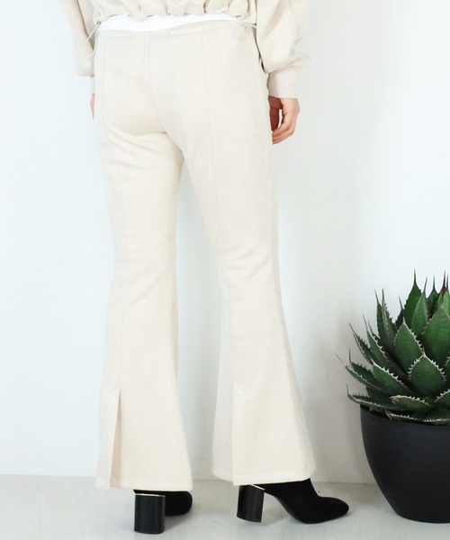 ARCANUM DESIGN（アルカナムデザイン）の「ARL フェイクスウェードフレアーパンツ（その他パンツ・レディース・ブラック/アイボリー・S/M）」の5枚目の写真