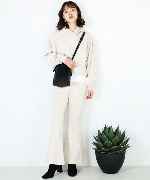 ARCANUM DESIGN（アルカナムデザイン）の「ARL フェイクスウェードフレアーパンツ（その他パンツ・レディース・ブラック/アイボリー・S/M）」の7枚目の写真