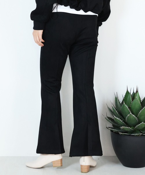 ARCANUM DESIGN（アルカナムデザイン）の「ARL フェイクスウェードフレアーパンツ（その他パンツ・レディース・ブラック/アイボリー・S/M）」の10枚目の写真
